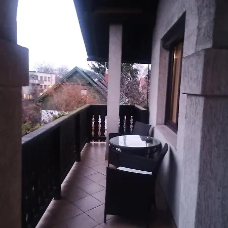W Domu Z Duzym Ogrodem Cracovie