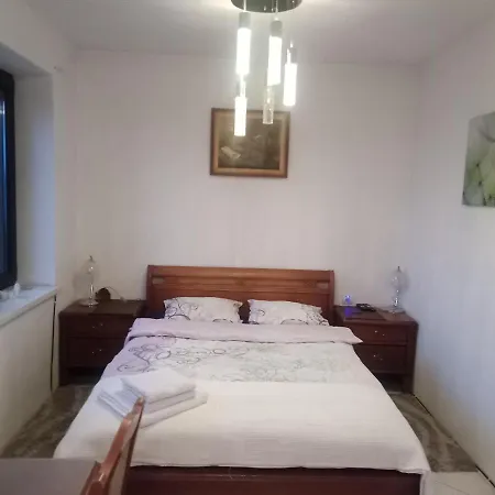 W Domu Z Duzym Ogrodem Séjour chez l'habitant *