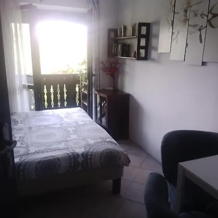 Homestay W Domu Z Duzym Ogrodem *