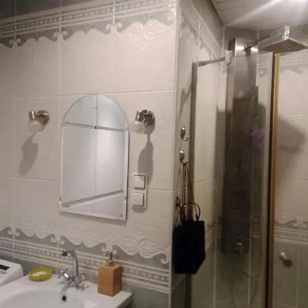 W Domu Z Duzym Ogrodem Проживание в семье